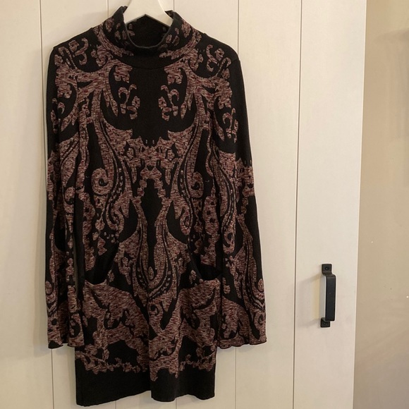 Free People “Modern Love” Tunic dress by Free People with Bell sleeves Size M - Picture 3 of 6